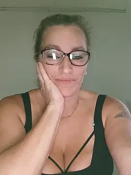 Fifi83Bell online show from October 2025 07:33:01 PM