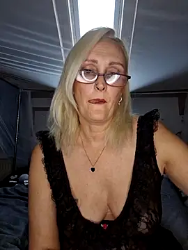 Jenny Blum online show from October 2025 08:01:01 AM