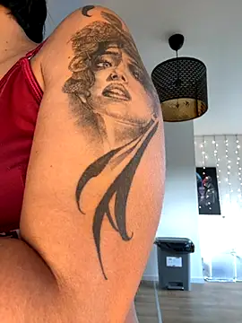 LaPetiteKim online show from October 2025 12:01:02 PM