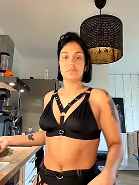 LaPetiteKim online show from November 2025 08:38:01 AM