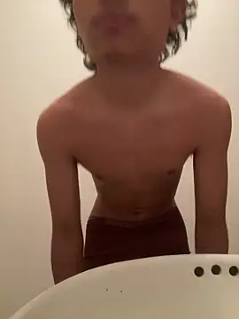 Snapshot of Davomg chatting on April 2026 05:30:01 AM Davomg online show from April 2026 05:30:01 AM