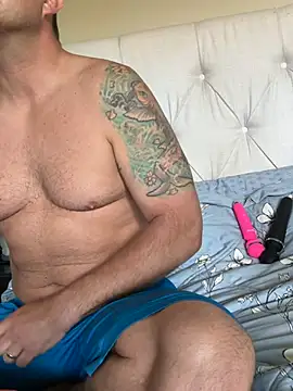 Snapshot of daddyshark83 chatting on June 2026 01:35:02 PM daddyshark83 online show from June 2026 01:35:02 PM