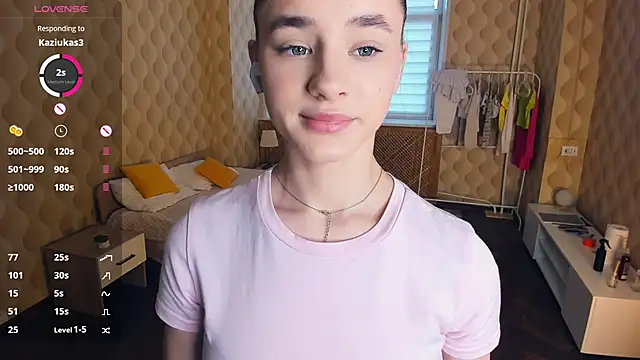 Snapshot of JinnyMcie chatting on November 2025 10:07:01 AM JinnyMcie online show from November 2025 10:07:01 AM