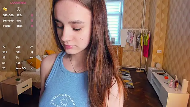 Snapshot of JinnyMcie chatting on December 2025 11:04:02 AM JinnyMcie online show from December 2025 11:04:02 AM