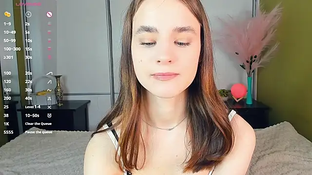 Snapshot of JinnyMcie chatting on April 2026 11:41:01 AM JinnyMcie online show from April 2026 11:41:01 AM