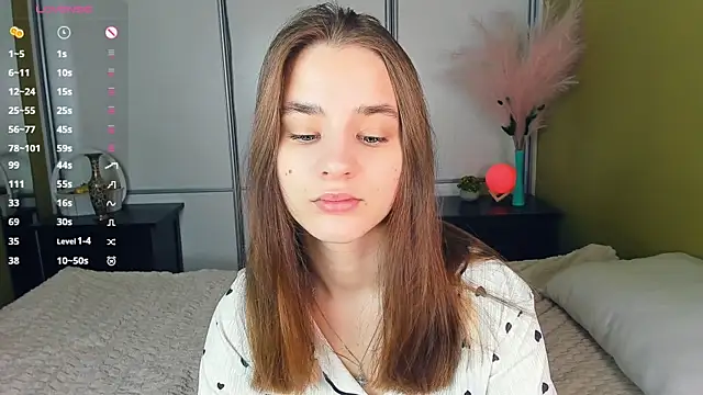 Snapshot of JinnyMcie chatting on April 2026 10:01:02 AM JinnyMcie online show from April 2026 10:01:02 AM