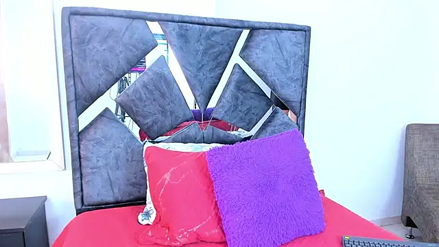 mia fox4 online show from December 2025 12:43:02 PM