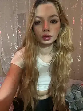 Snapshot of _Siennaaa_ chatting on October 2025 04:51:02 PM  Siennaaa  online show from October 2025 04:51:02 PM