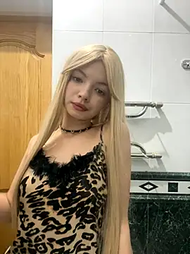 Snapshot of _Siennaaa_ chatting on October 2025 08:47:01 PM  Siennaaa  online show from October 2025 08:47:01 PM