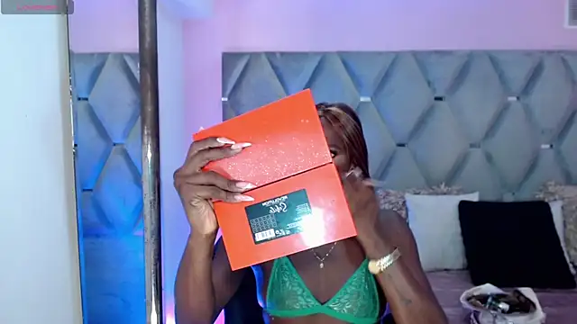 Miranda Collins online show from November 2025 10:54:01 AM