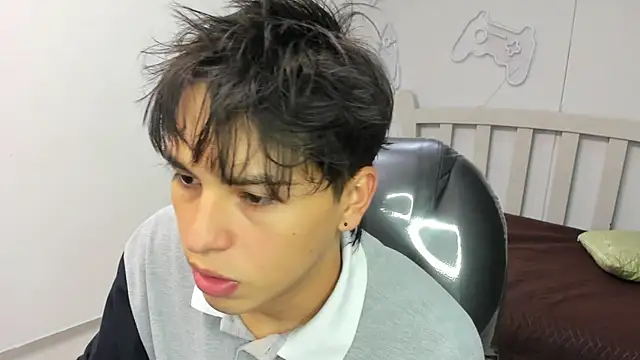 Snapshot of StiwenTwink chatting on October 2025 02:56:01 PM StiwenTwink online show from October 2025 02:56:01 PM