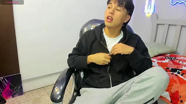 Snapshot of StiwenTwink chatting on October 2025 02:59:01 PM StiwenTwink online show from October 2025 02:59:01 PM