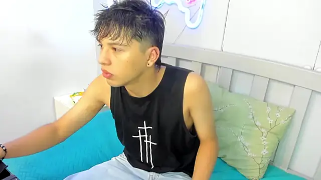 Snapshot of StiwenTwink chatting on November 2025 12:16:02 PM StiwenTwink online show from November 2025 12:16:02 PM