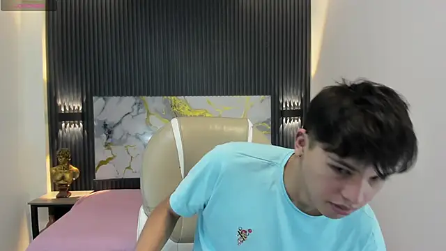 Snapshot of StiwenTwink chatting on November 2025 04:45:02 PM StiwenTwink online show from November 2025 04:45:02 PM