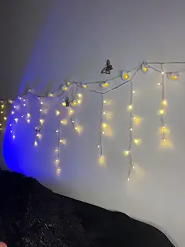 Snapshot of SaraMistick chatting on April 2026 10:31:01 AM SaraMistick online show from April 2026 10:31:01 AM