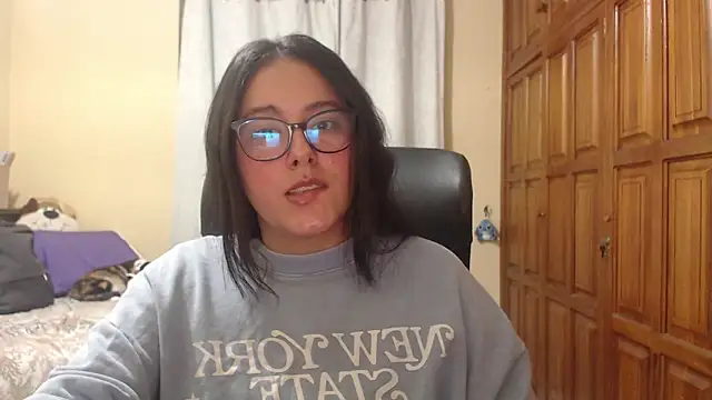 Snapshot of Venus_cat_ chatting on March 2026 02:50:02 AM Venus cat online show from March 2026 02:50:02 AM