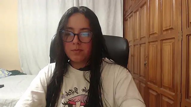 Snapshot of Venus_cat_ chatting on April 2026 03:09:02 AM Venus cat online show from April 2026 03:09:02 AM