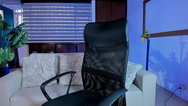 luciana jones  online show from October 2025 08:27:02 PM