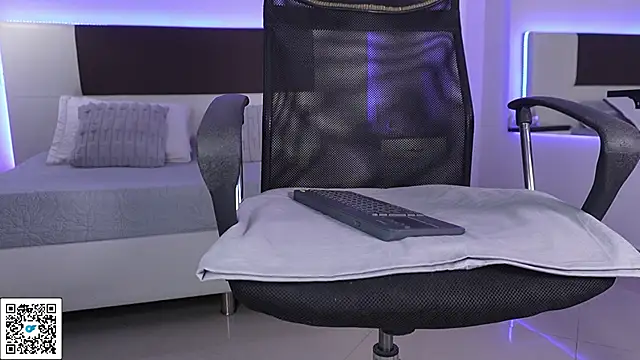 DanteeStone online show from April 2026 08:15:02 PM