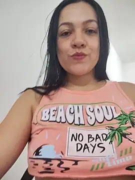 LindaSalo33 online show from December 2025 04:41:01 AM
