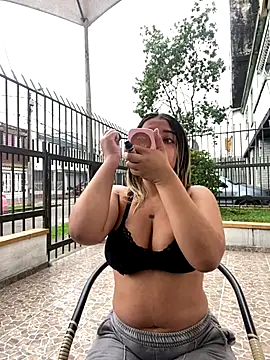 Ada Pink online show from November 2025 06:29:01 PM