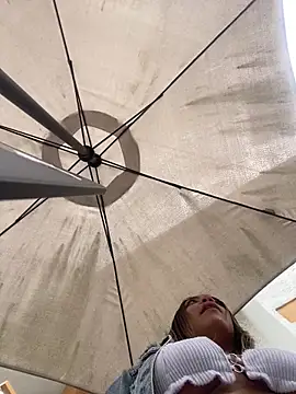 Ada Pink online show from December 2025 05:10:02 PM