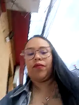 Italia 12 online show from November 2025 09:15:01 PM