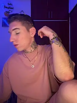 Snapshot of hotxxx_2012 chatting on October 2025 07:43:01 PM hotxxx 2012 online show from October 2025 07:43:01 PM