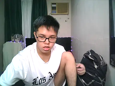 Snapshot of hot_babyboy26 chatting on November 2025 10:15:02 AM hot babyboy26 online show from November 2025 10:15:02 AM