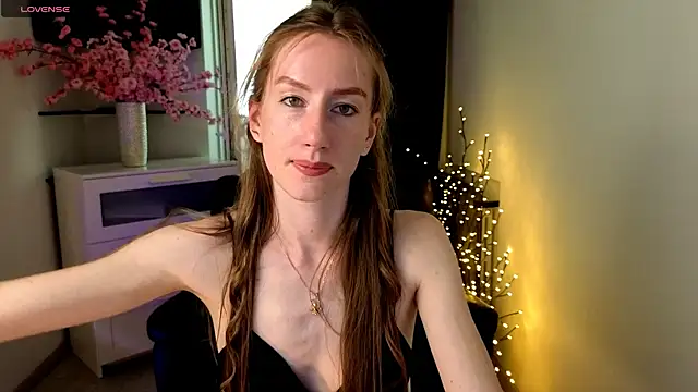 Snapshot of GoldenRose_ chatting on May 2026 01:18:02 PM GoldenRose online show from May 2026 01:18:02 PM