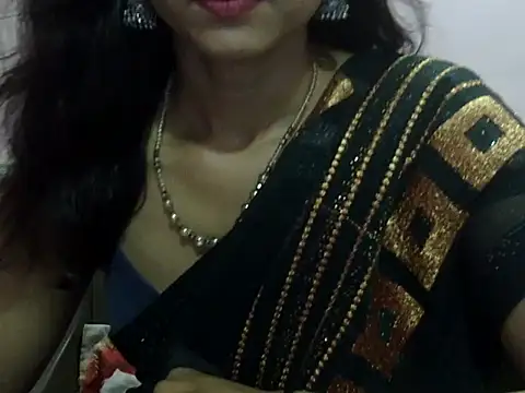 Laila Cute online show from May 2026 03:28:01 PM