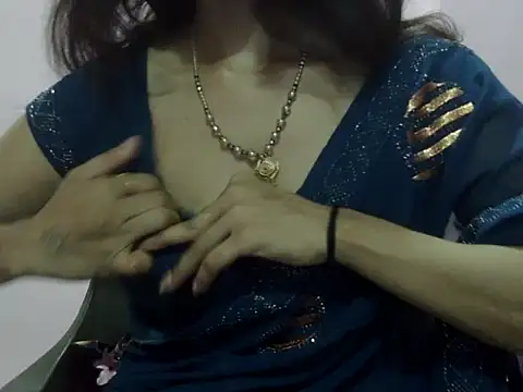 Laila Cute online show from May 2026 01:40:01 PM