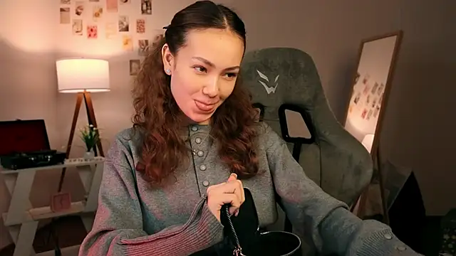 branchwithflowerss online show from November 2025 11:54:02 AM