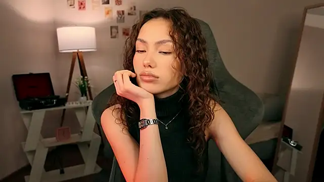 branchwithflowerss online show from December 2025 12:10:01 PM