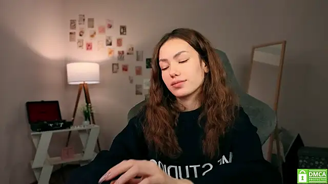 branchwithflowerss online show from December 2025 11:52:01 AM