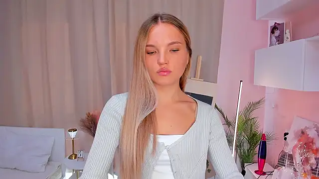 JulieLupo online show from October 2025 07:04:02 AM