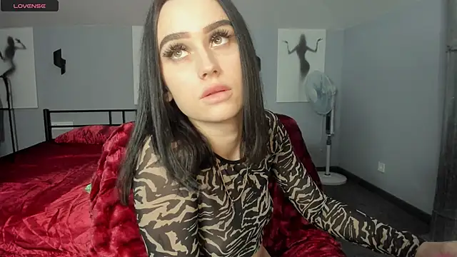 Lisa  Johnson online show from October 2025 12:32:02 AM