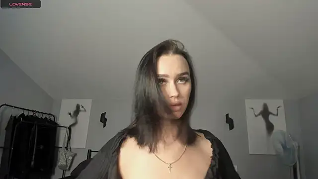 Lisa  Johnson online show from October 2025 12:14:01 AM