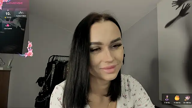 Lisa  Johnson online show from November 2025 12:11:02 AM