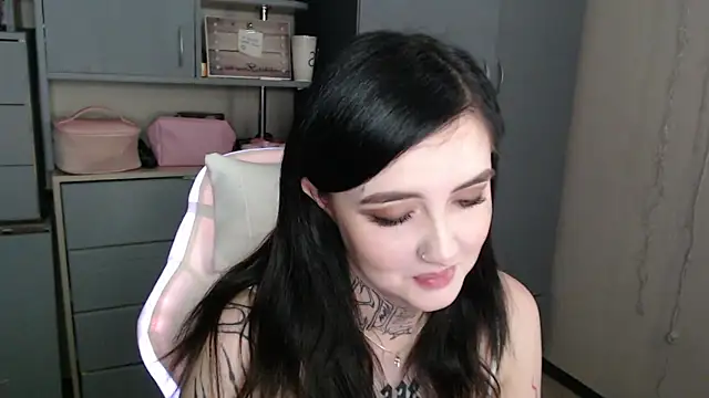 Rin andersonn online show from December 2025 01:00:01 AM