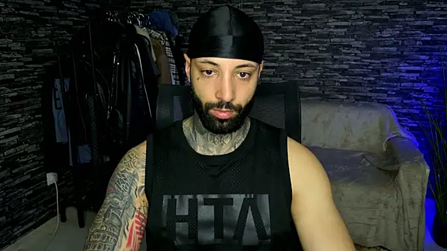 Snapshot of MasculineGuy99 chatting on April 2026 08:09:02 AM MasculineGuy99 online show from April 2026 08:09:02 AM