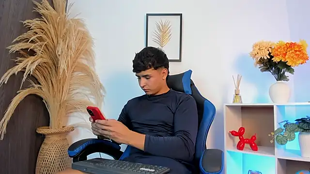 Snapshot of Thiago_Connor21 chatting on April 2026 08:28:02 PM Thiago Connor21 online show from April 2026 08:28:02 PM