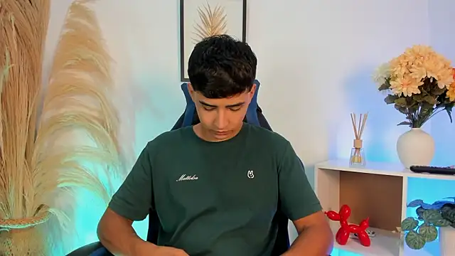 Snapshot of Thiago_Connor21 chatting on April 2026 11:40:02 PM Thiago Connor21 online show from April 2026 11:40:02 PM