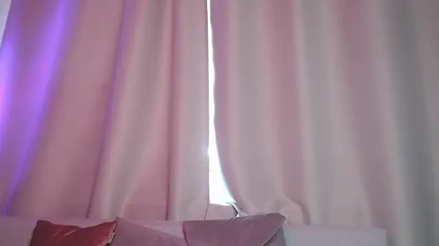 Snapshot of SophieDiamond_Xx chatting on October 2025 10:14:01 AM SophieDiamond Xx online show from October 2025 10:14:01 AM