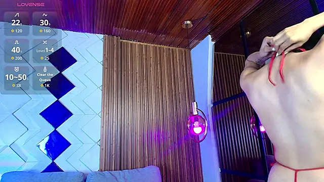 Matti sofia  online show from October 2025 07:01:01 PM