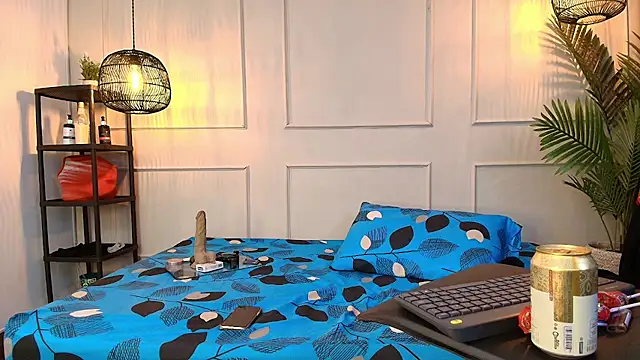 fkenneth macias online show from October 2025 02:56:01 AM