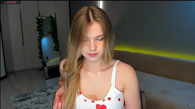 Snapshot of linakorvin chatting on March 2026 01:38:01 PM linakorvin online show from March 2026 01:38:01 PM