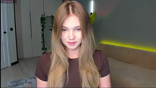 Snapshot of linakorvin chatting on April 2026 01:28:01 PM linakorvin online show from April 2026 01:28:01 PM