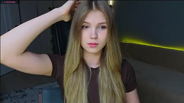 Snapshot of linakorvin chatting on May 2026 01:30:02 PM linakorvin online show from May 2026 01:30:02 PM