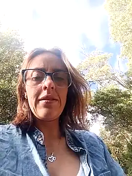 Jade 1-9 online show from October 2025 01:09:02 PM